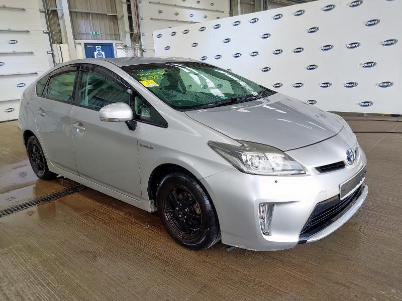 2013 TOYOTA PRIUS HYBRID 