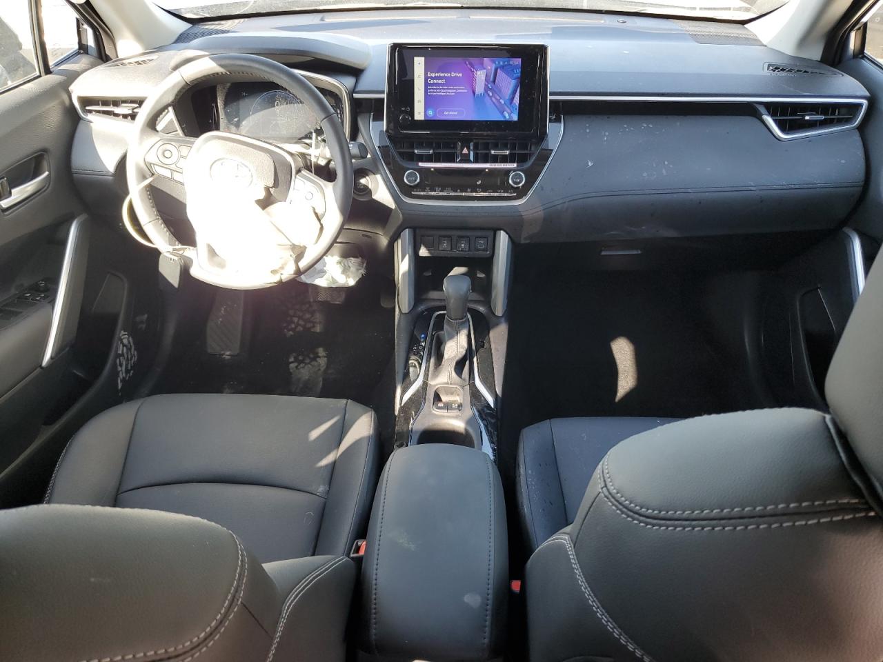 2024 Toyota Corolla Cross Xle VIN: 7MUDAABG3RV106442 Lot: 81040835