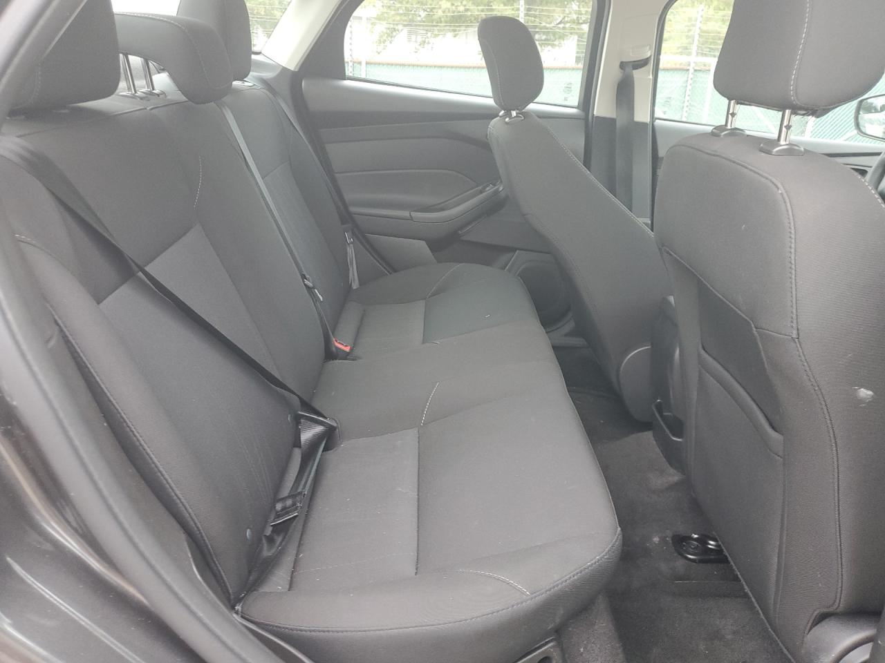 2018 Ford Focus Se VIN: 1FADP3FE8JL256717 Lot: 81587645