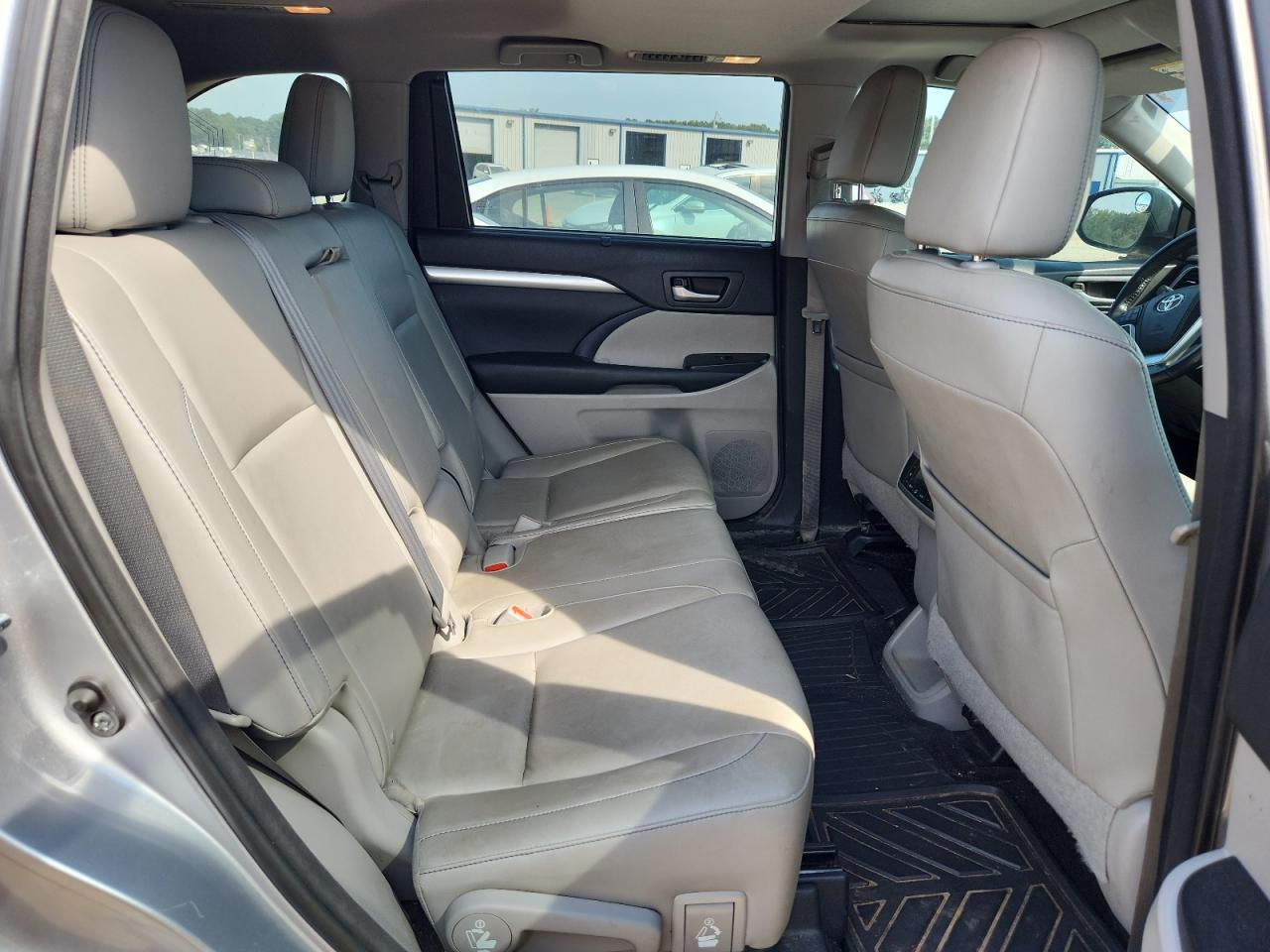 2015 Toyota Highlander Xle VIN: 5TDJKRFH8FS100675 Lot: 67260225