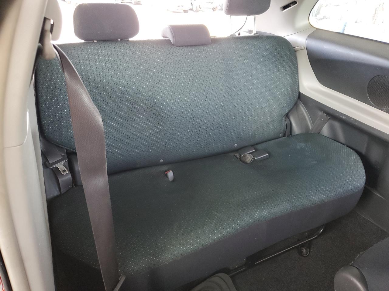 2008 Toyota Yaris VIN: JTDJT923985213633 Lot: 81912945