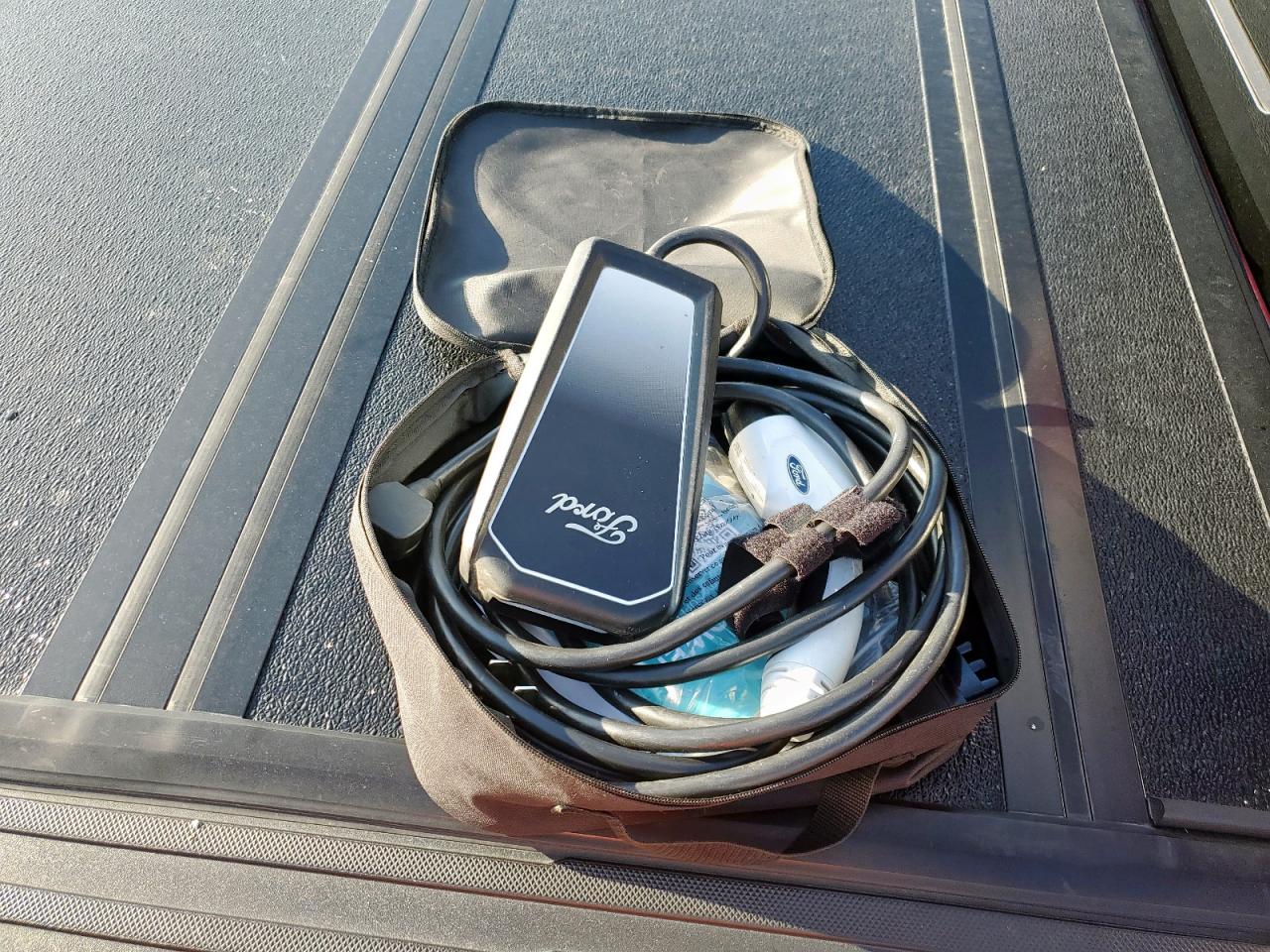 2022 Ford F150 Lightning Pro VIN: 1FT6W1EV8NWG01941 Lot: 83766455