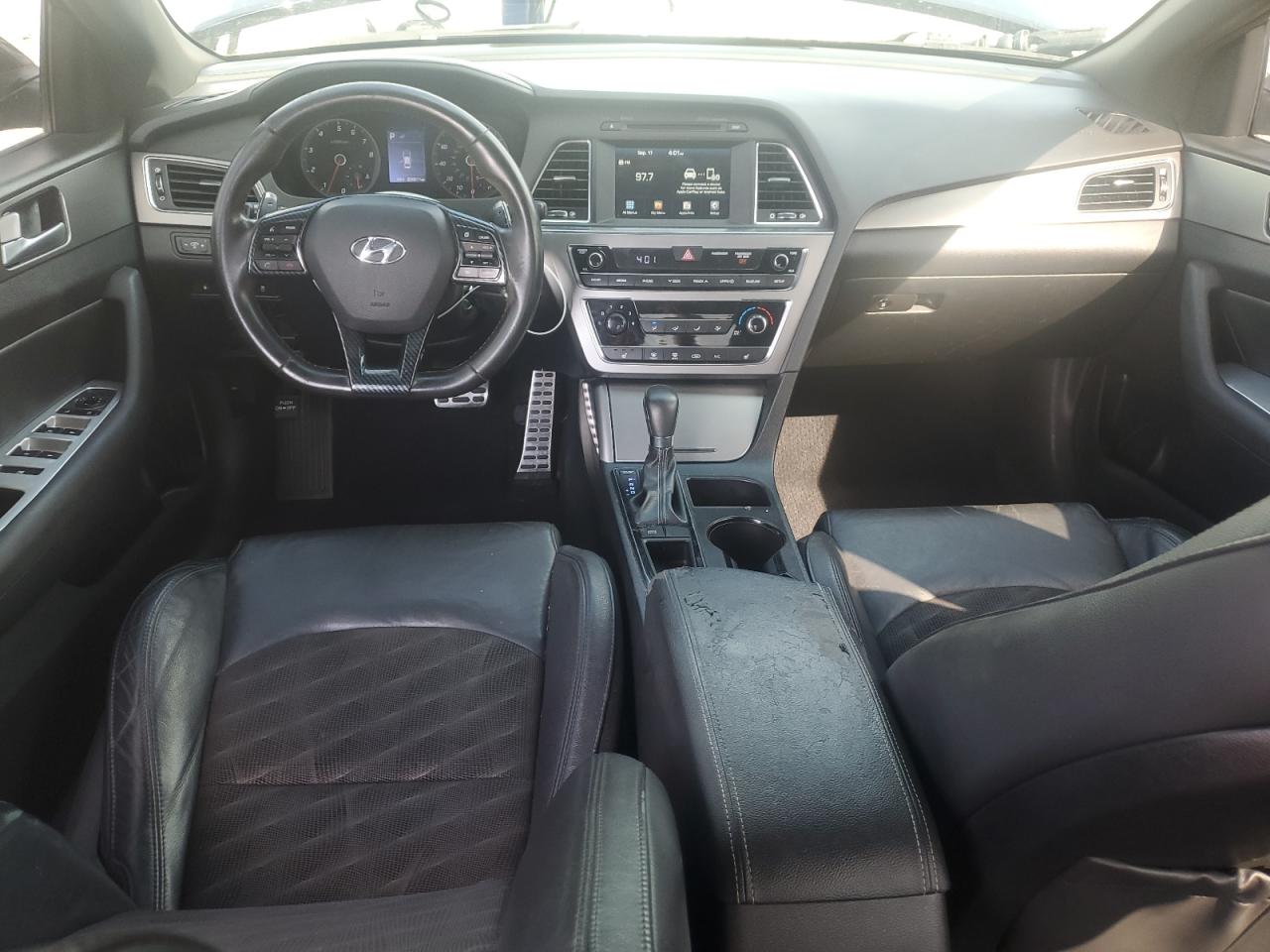 2017 Hyundai Sonata Sport VIN: 5NPE34AB5HH577710 Lot: 81008785