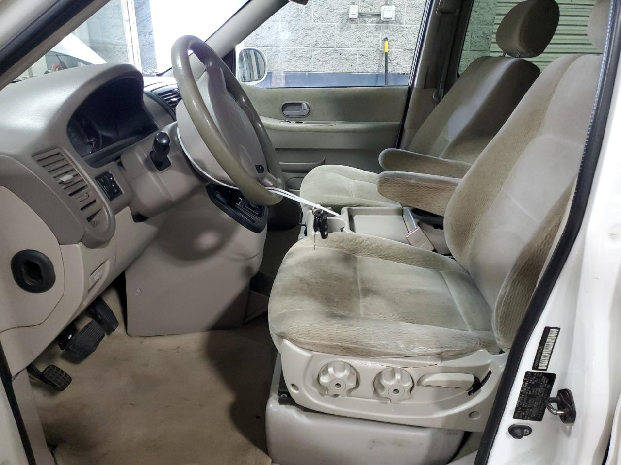 2005 Kia Sedona Ex VIN: KNDUP132656757280 Lot: 84048585