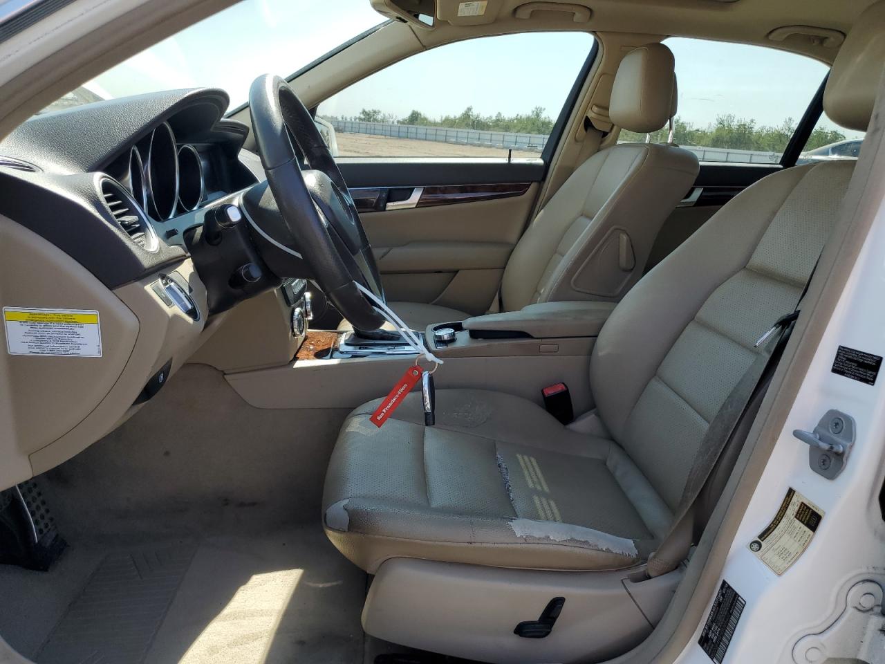 2014 Mercedes-Benz C 250 VIN: WDDGF4HB5ER305402 Lot: 72009625