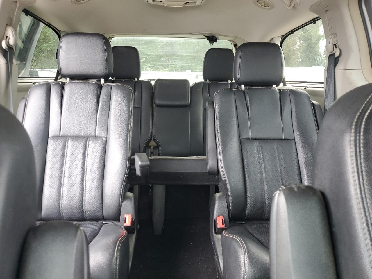 2015 Chrysler Town & Country Touring L VIN: 2C4RC1CG4FR741747 Lot: 80256995