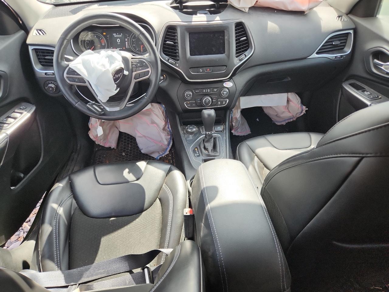 2019 Jeep Cherokee Latitude Plus VIN: 1C4PJMLB5KD124261 Lot: 84047135