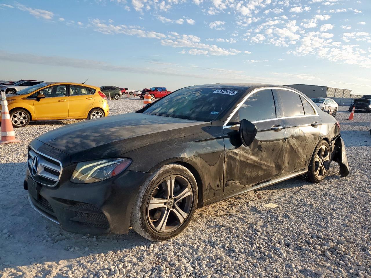 2019 Mercedes-Benz E 300 WDDZF4JB1KA524998 photo #1
