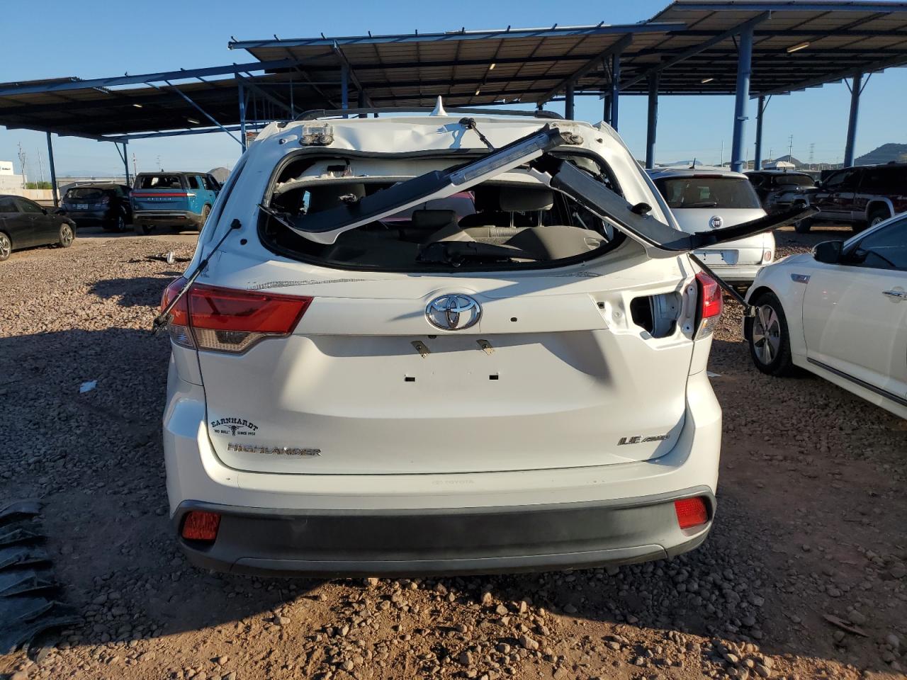 2018 Toyota Highlander Le VIN: 5TDBZRFH6JS855512 Lot: 81901535