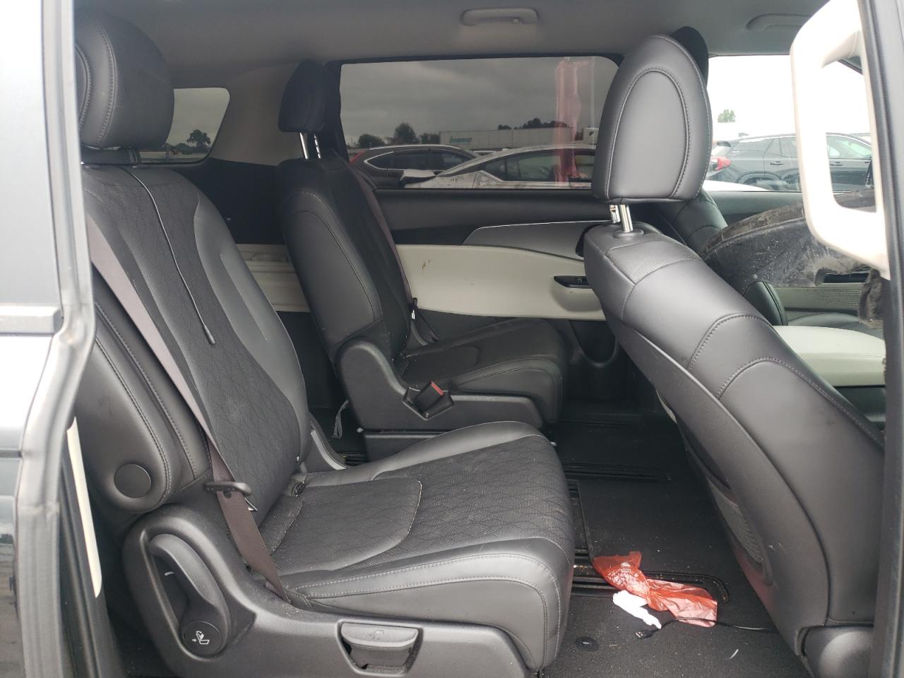 2022 Kia Carnival Lx VIN: KNDNB4H33N6122359 Lot: 80330275