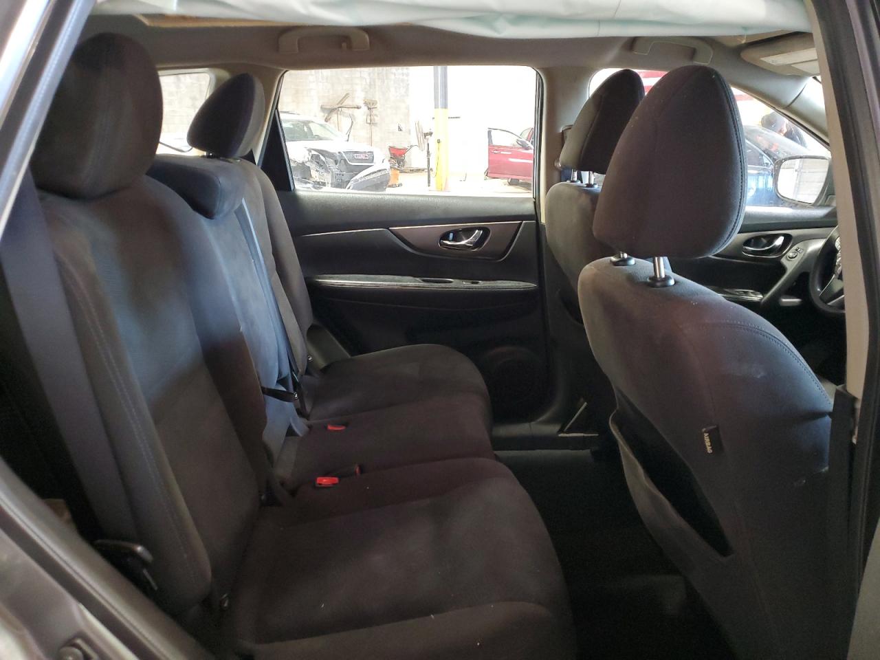 2015 Nissan Rogue S VIN: KNMAT2MV5FP532387 Lot: 81025305