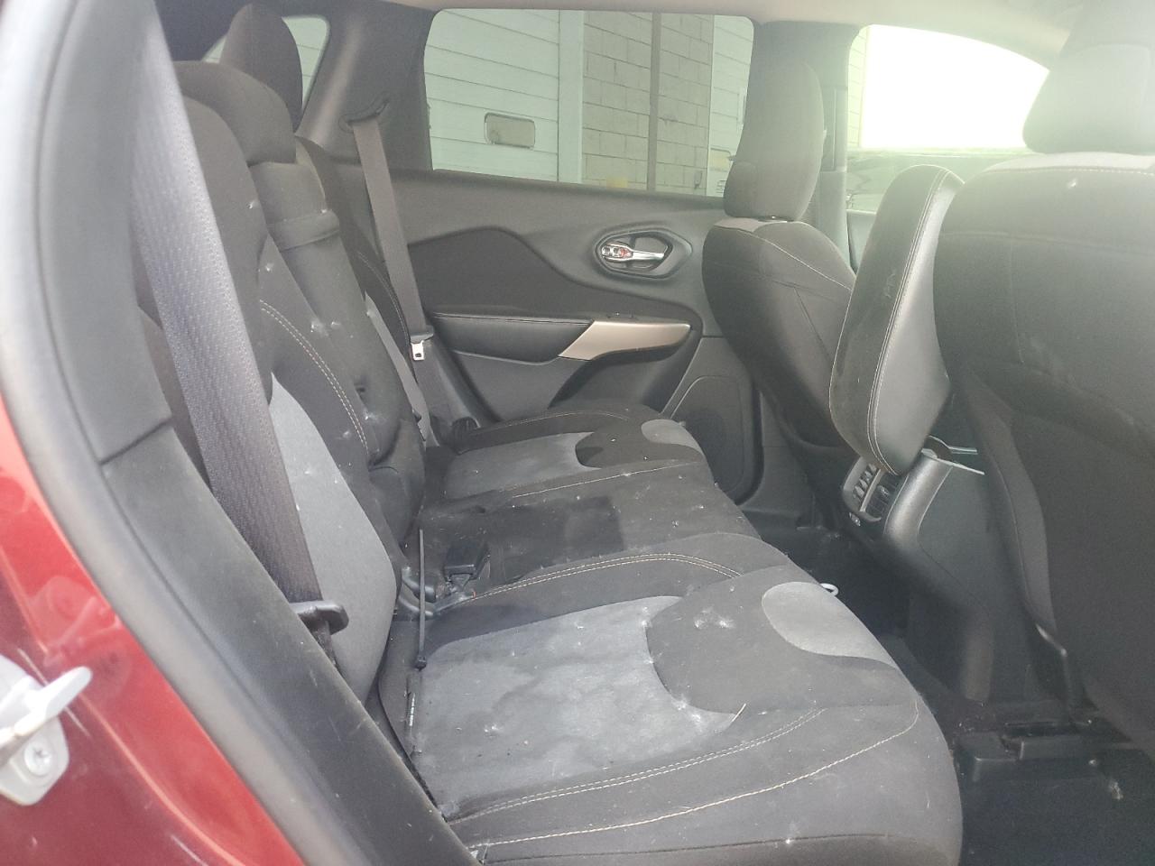 2018 Jeep Cherokee Latitude VIN: 1C4PJLCBXJD620195 Lot: 72058785