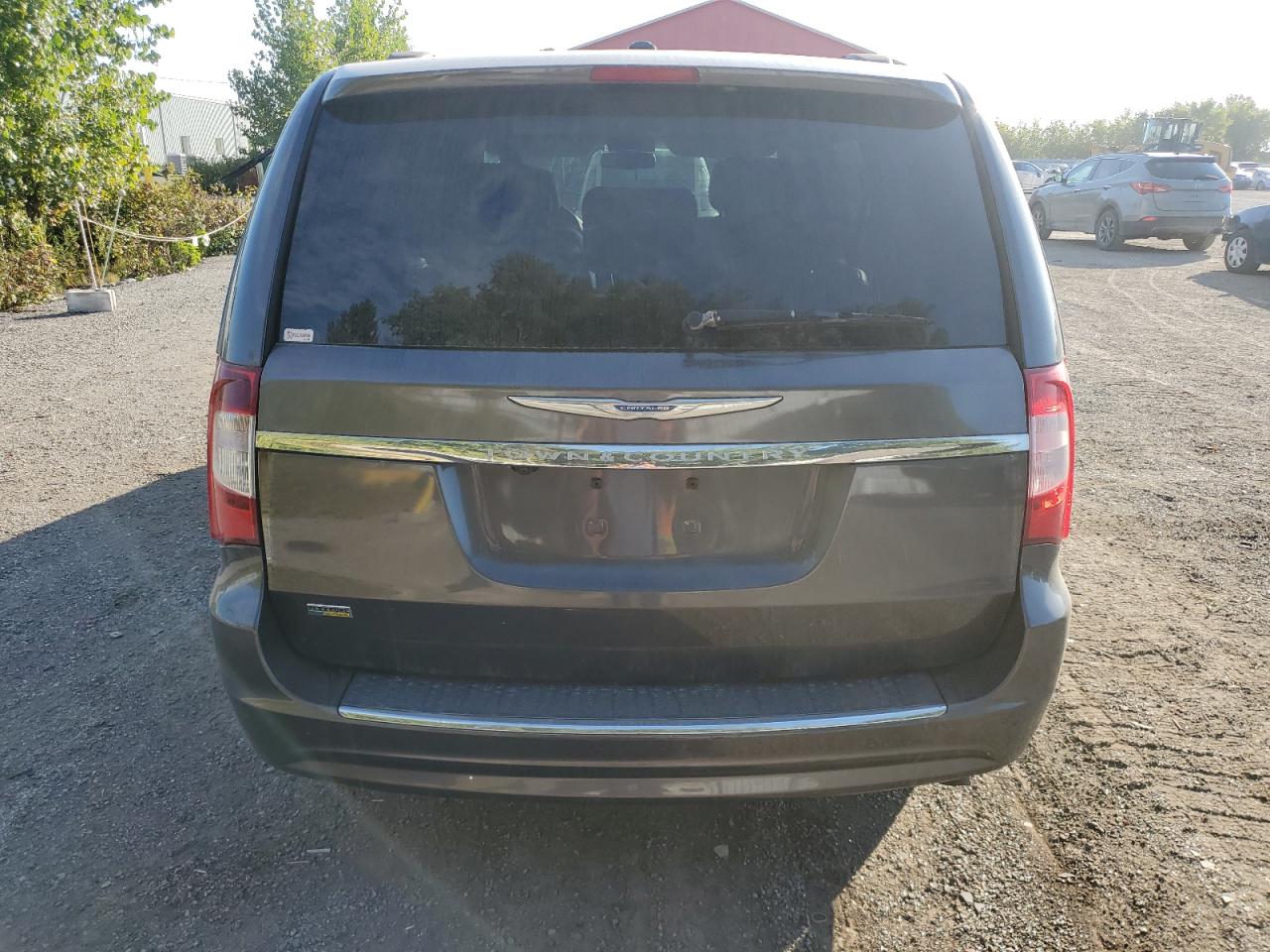 2016 Chrysler Town & Country Touring L VIN: 2C4RC1CGXGR126895 Lot: 71513695