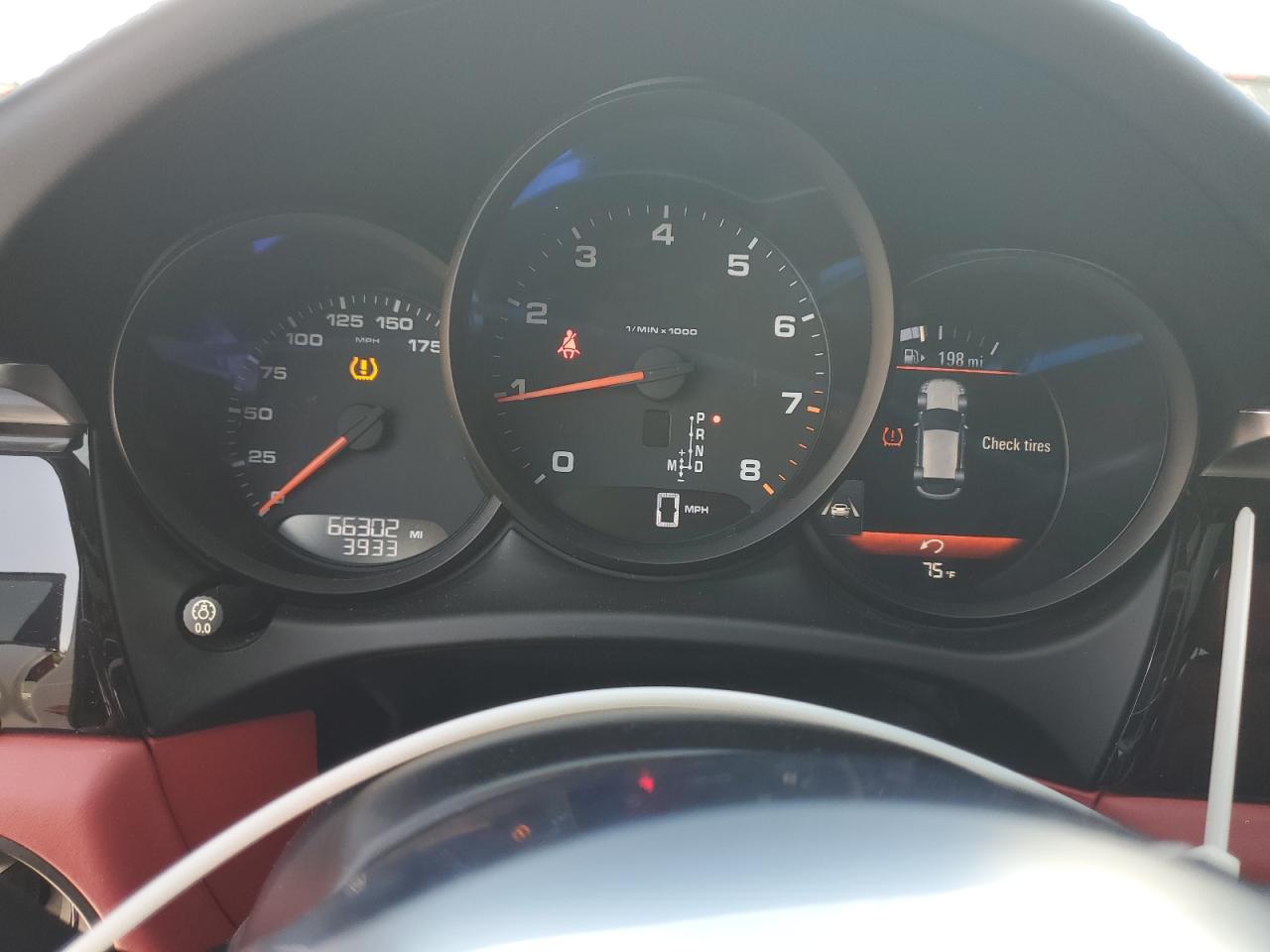 2017 Porsche Macan VIN: WP1AA2A54HLB83970 Lot: 70887675