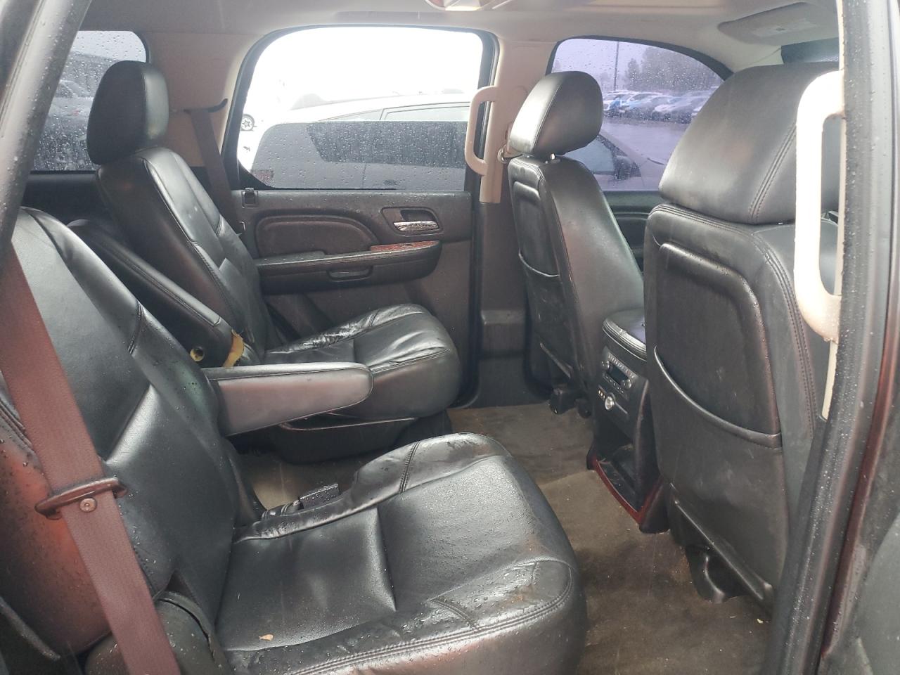 2011 Cadillac Escalade Luxury VIN: 1GYS4BEF5BR273160 Lot: 81391095