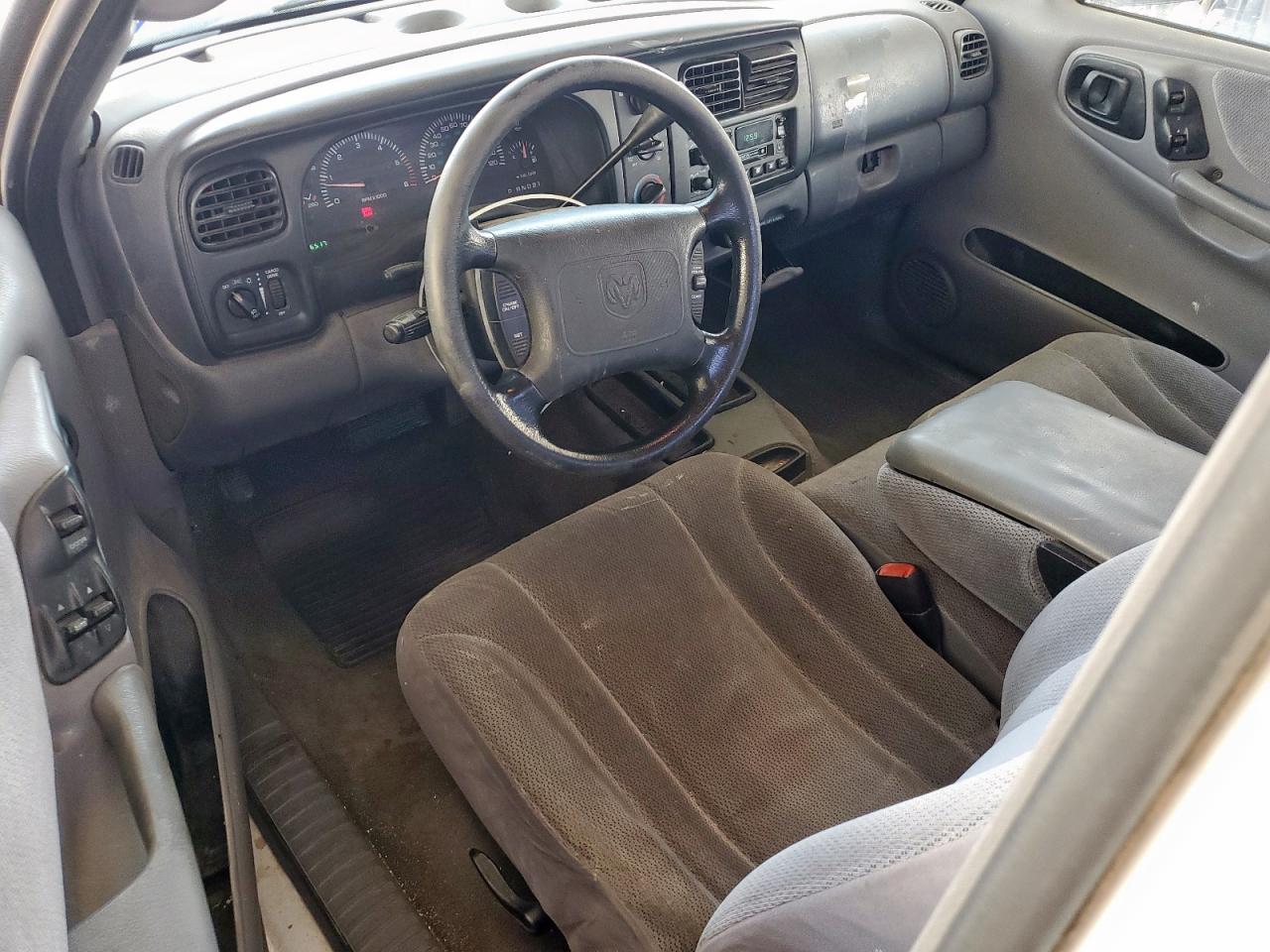 2000 Dodge Dakota VIN: 1B7GL22X5YS553805 Lot: 84746735