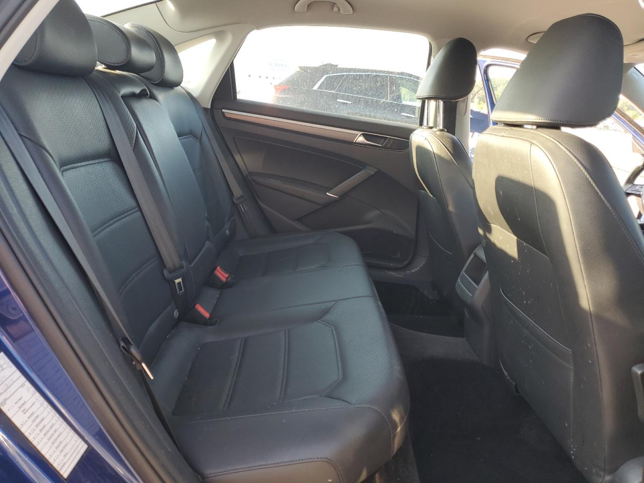 2017 Volkswagen Passat R-Line VIN: 1VWDT7A31HC035647 Lot: 92083485