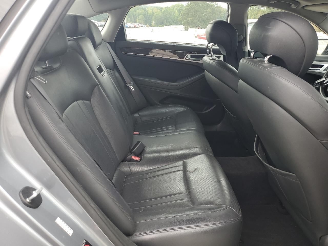 2015 Hyundai Genesis 3.8L VIN: KMHGN4JE7FU093808 Lot: 81867435