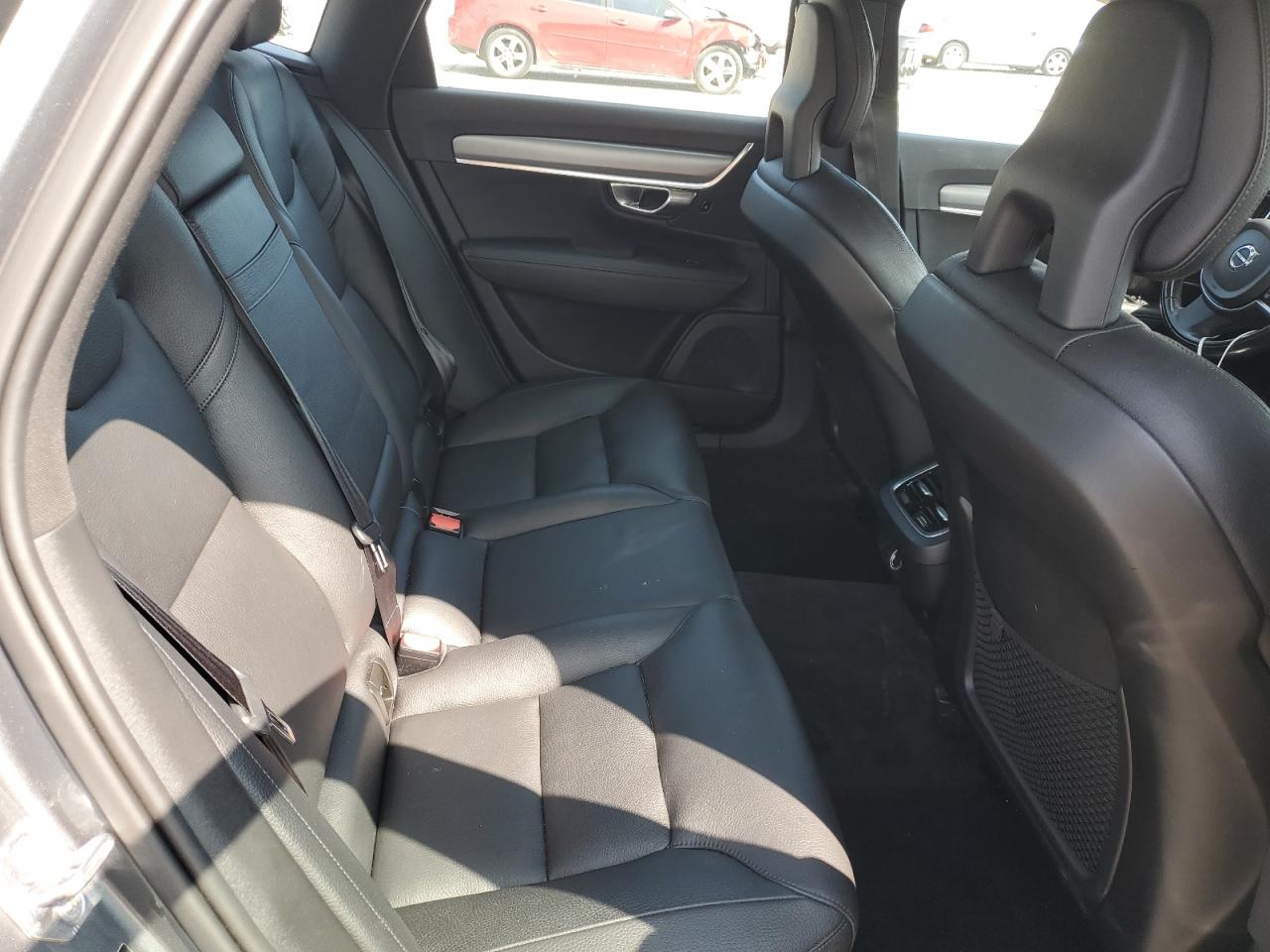 2017 Volvo S90 T6 Momentum VIN: YV1A22MKXH1003932 Lot: 72089625