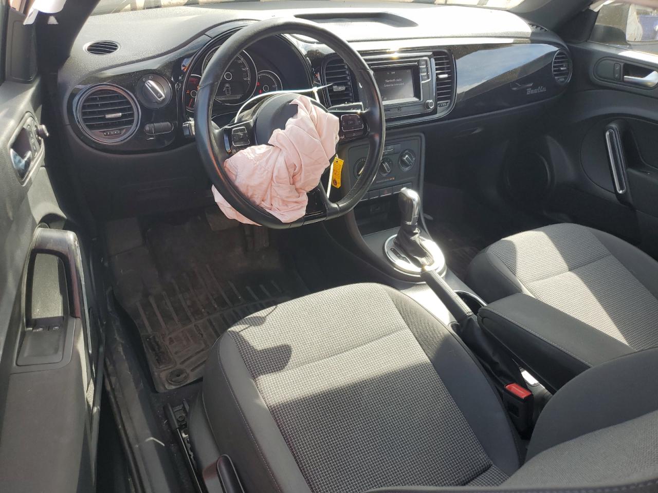 2019 Volkswagen Beetle S VIN: 3VWFD7AT3KM717859 Lot: 83755215