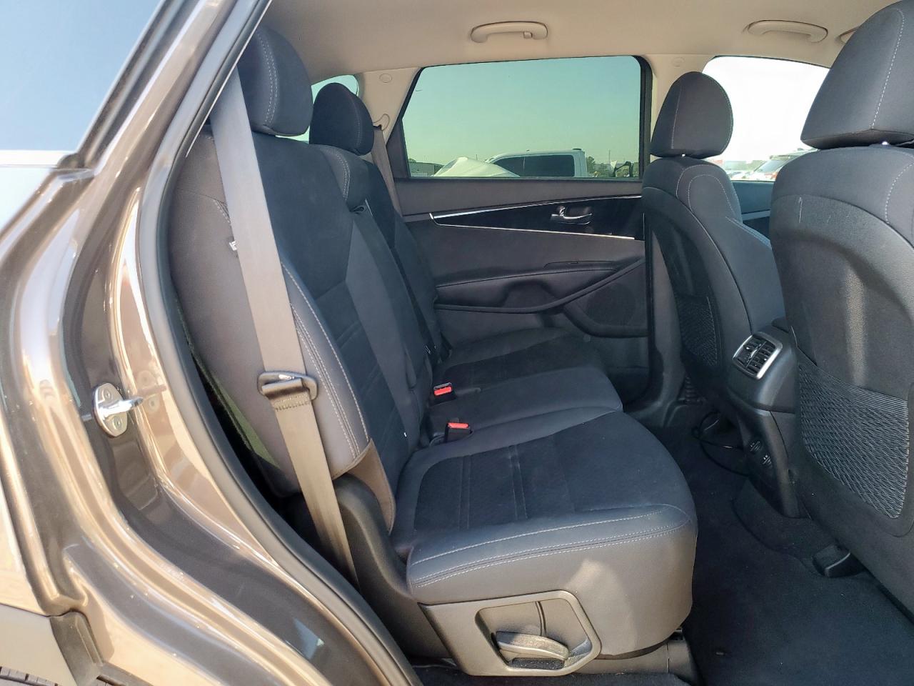 2019 Kia Sorento Lx VIN: 5XYPG4A5XKG608035 Lot: 84196075