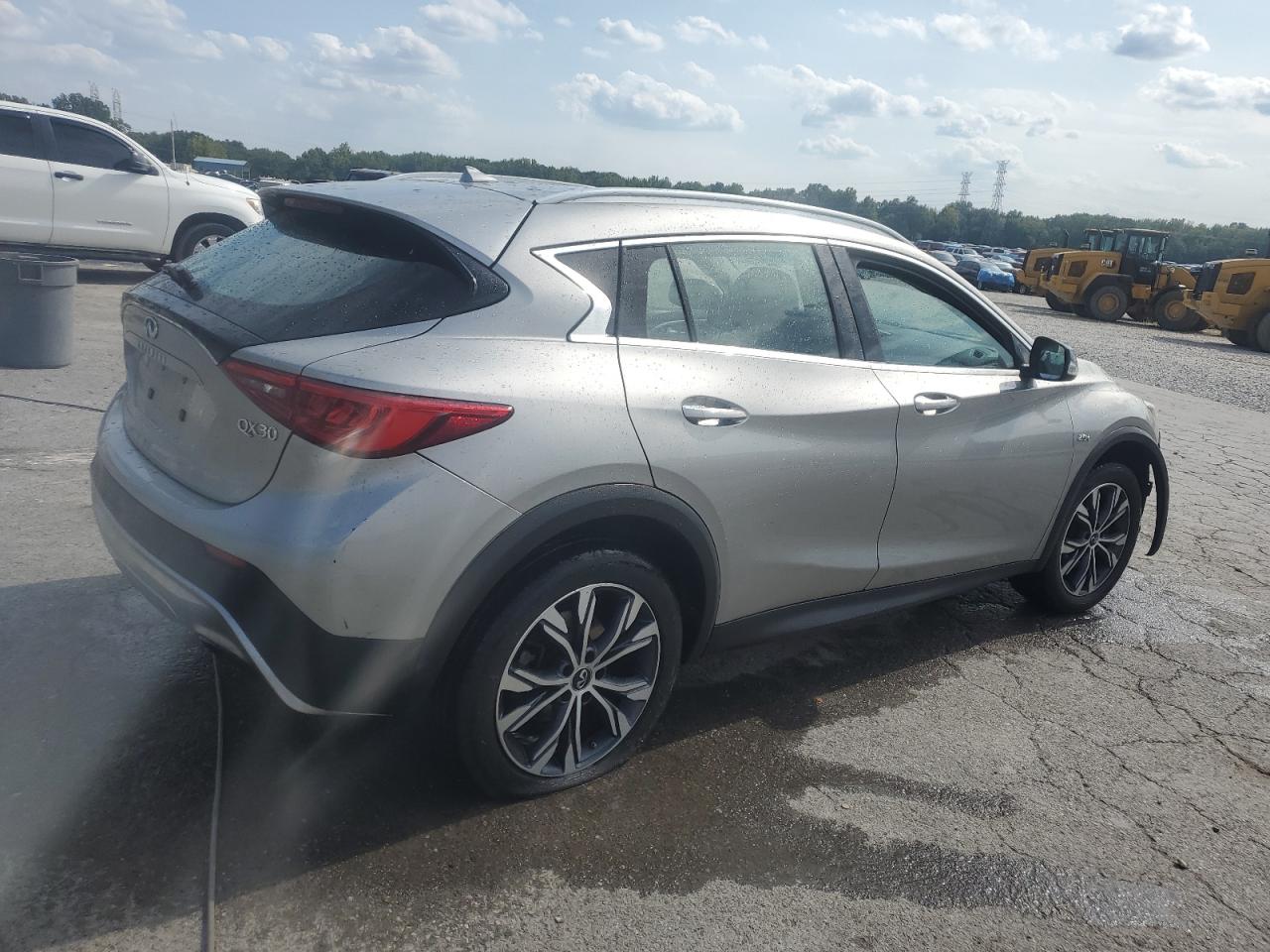 QX30 QX30