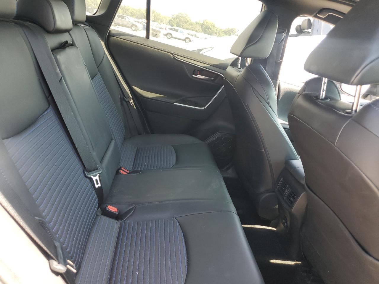 2020 Toyota Rav4 Xse VIN: 2T3EWRFV3LW087940 Lot: 64748185