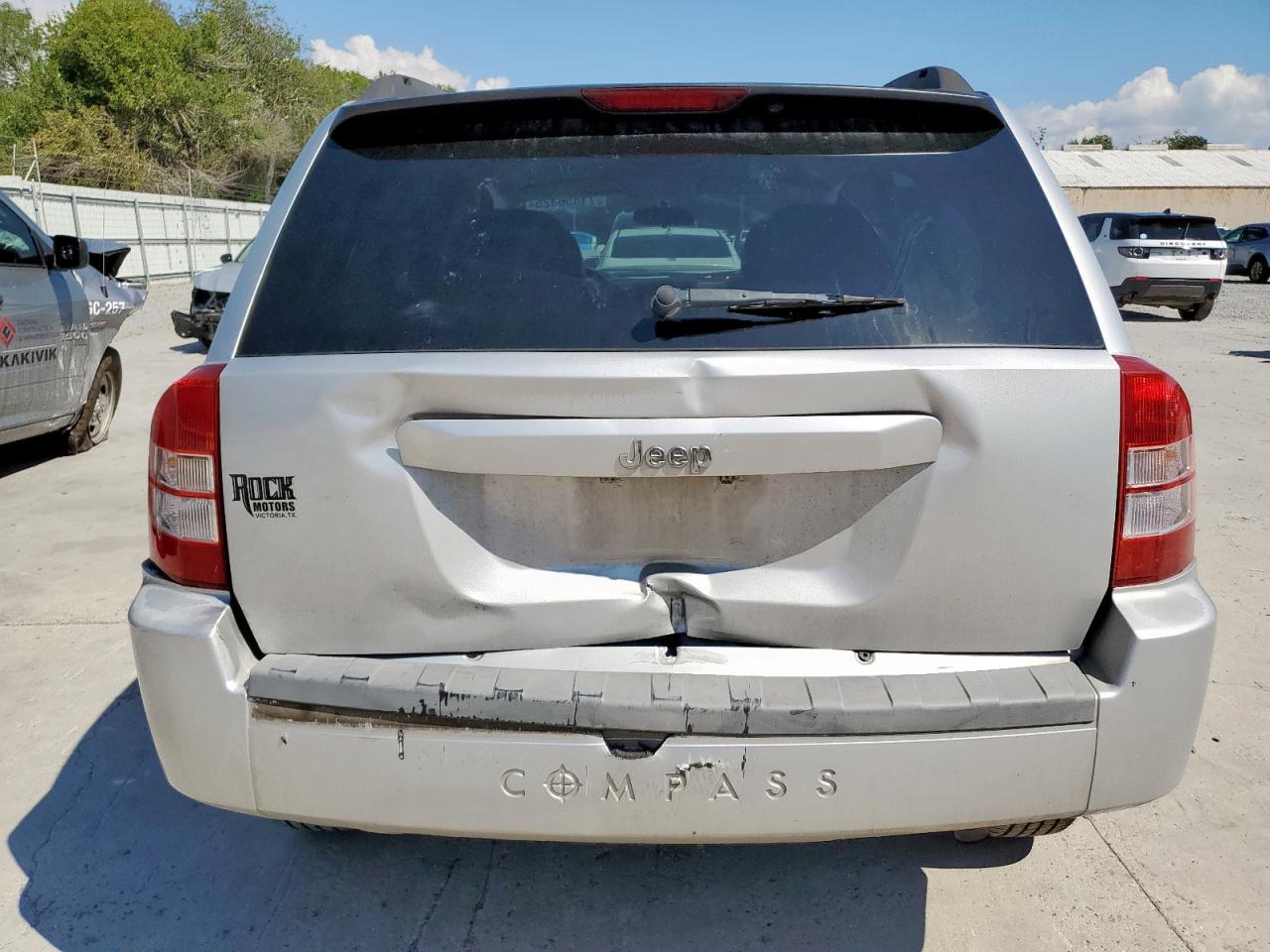 2007 Jeep Compass VIN: 1J8FT47WX7D103814 Lot: 71456325