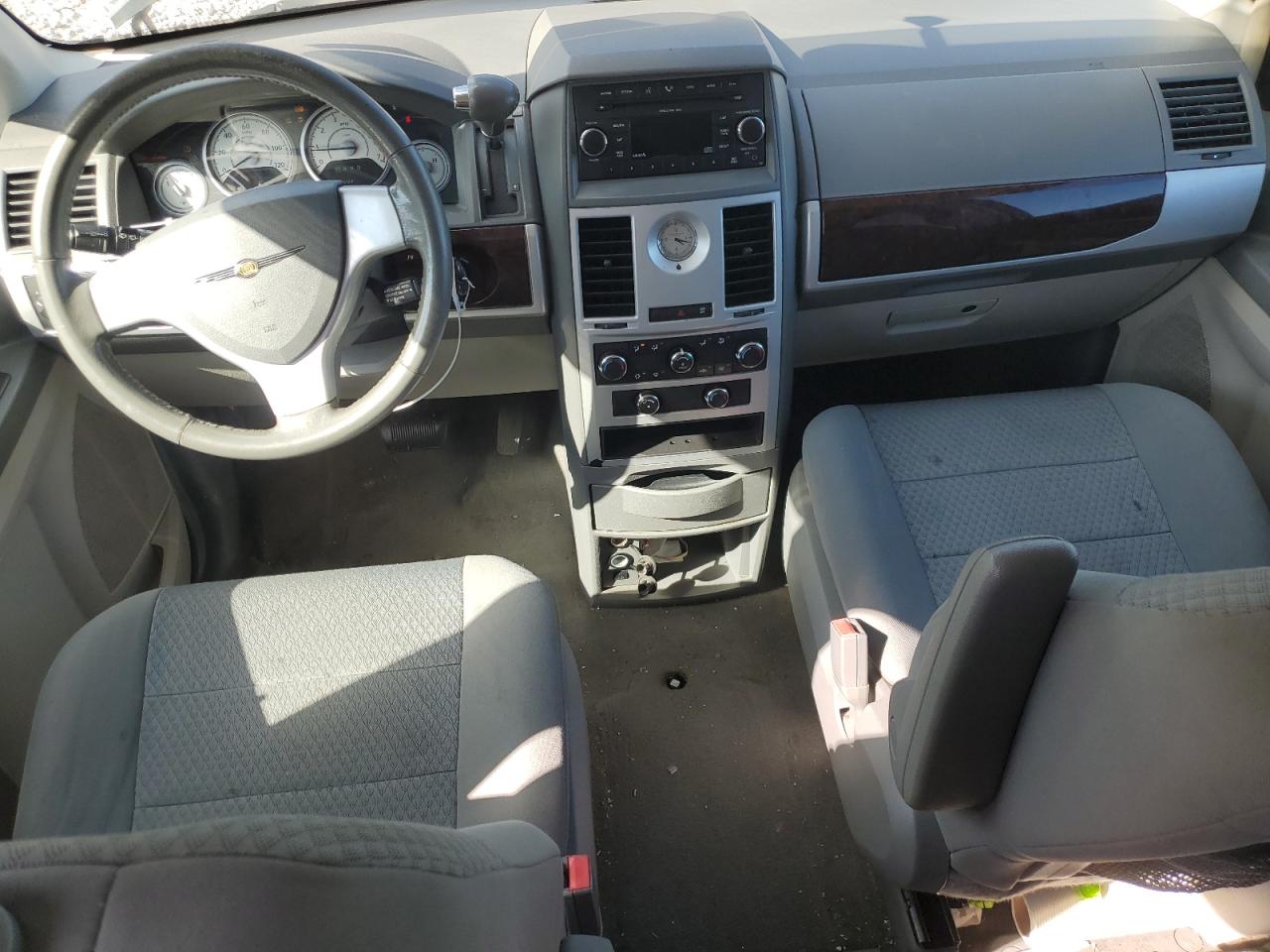 2010 Chrysler Town & Country Touring VIN: 2A4RR5D10AR102798 Lot: 71243445