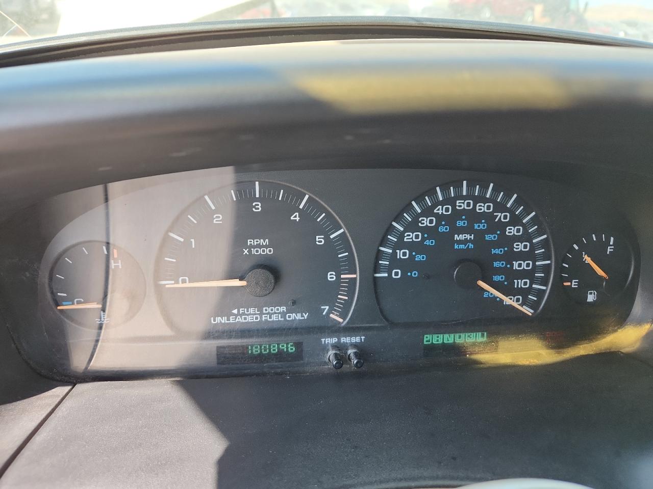 2000 Dodge Grand Caravan Se VIN: 1B4GP44R2YB664310 Lot: 80300625