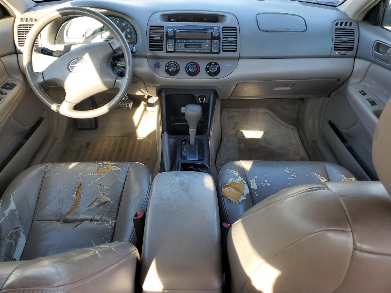 2002 Toyota Camry Le VIN: 4T1BF30K02U006589 Lot: 81859005