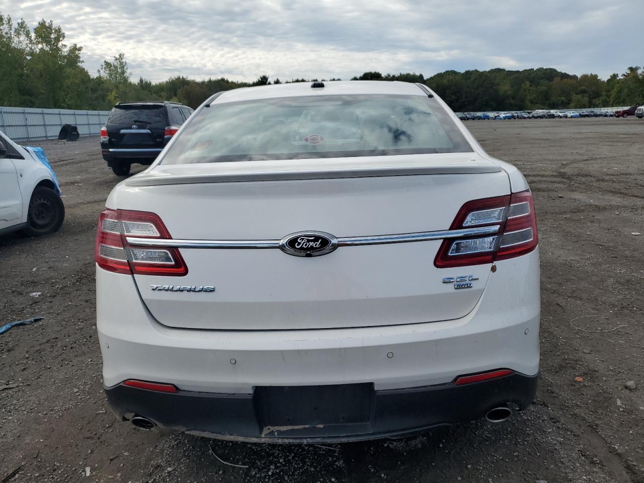 2017 Ford Taurus Sel VIN: 1FAHP2H88HG118004 Lot: 84250195