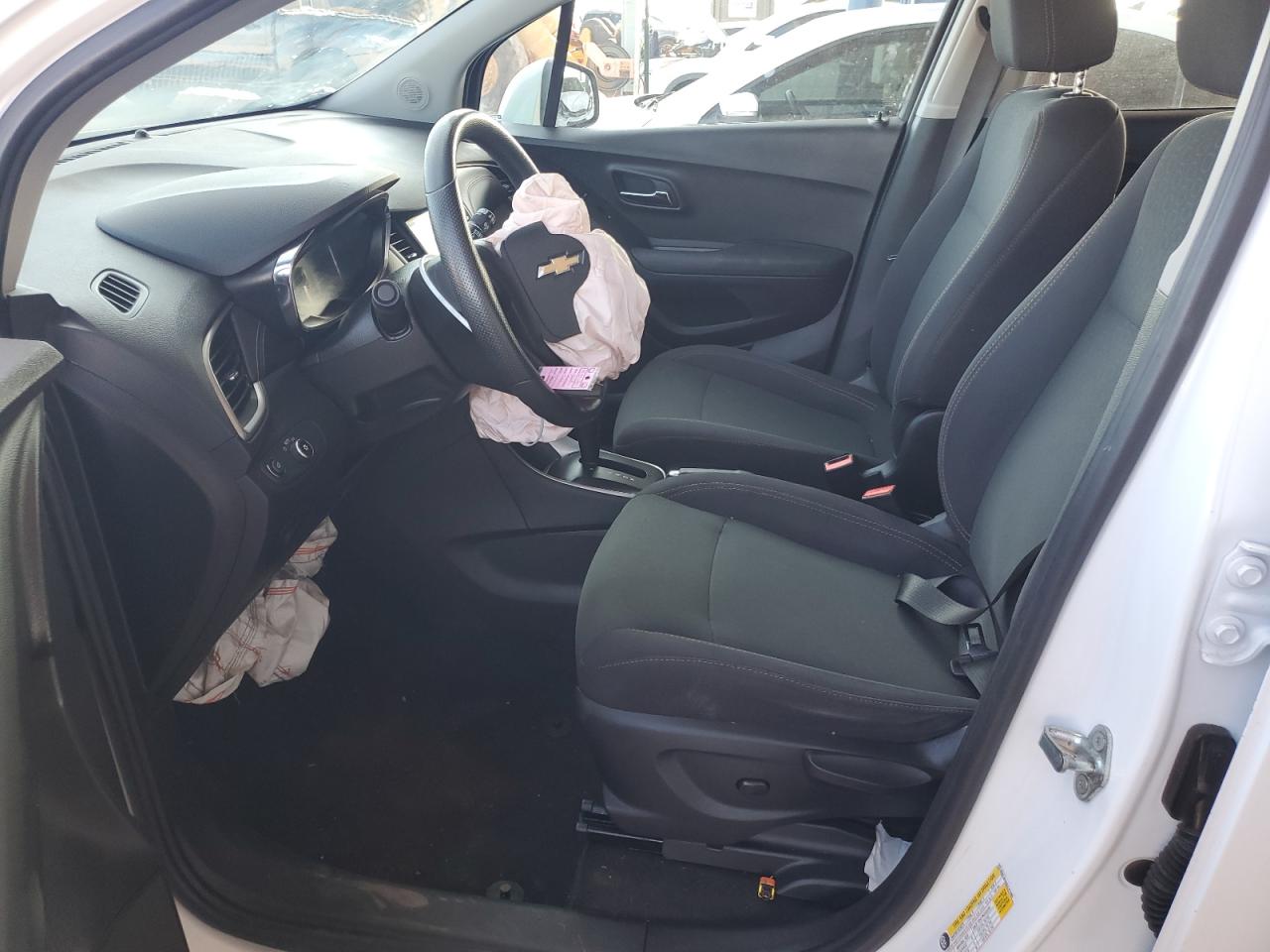 2018 Chevrolet Trax Ls VIN: 3GNCJKSB8JL251865 Lot: 71980365