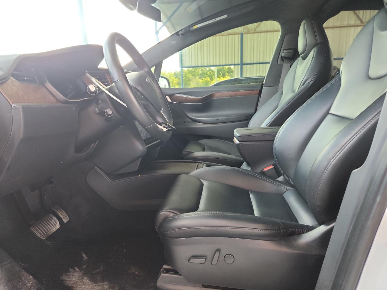 2020 Tesla Model X VIN: 5YJXCDE26LF303233 Lot: 70808465