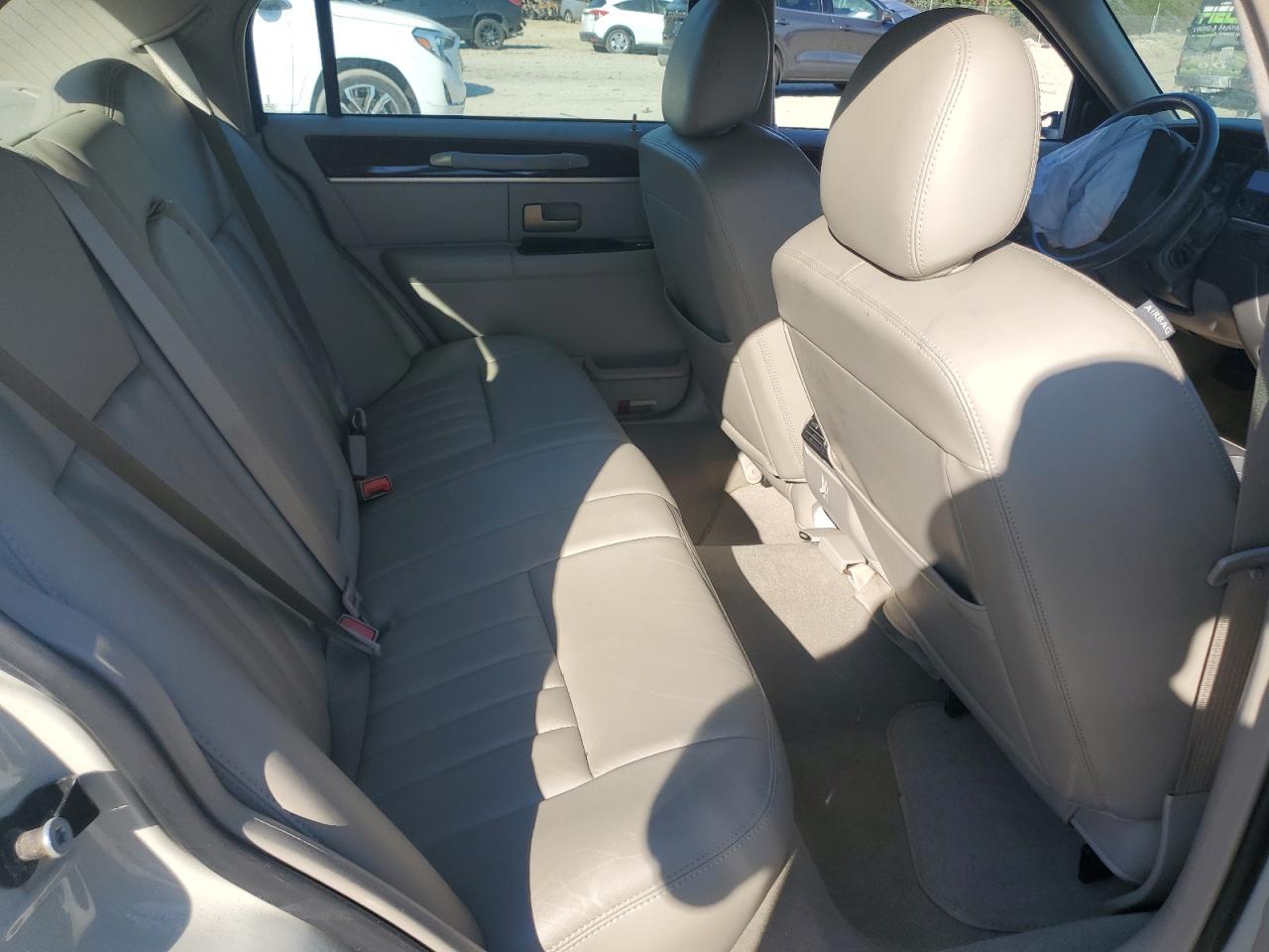 2006 Lincoln Town Car Signature VIN: 1LNHM81VX6Y610302 Lot: 71712535