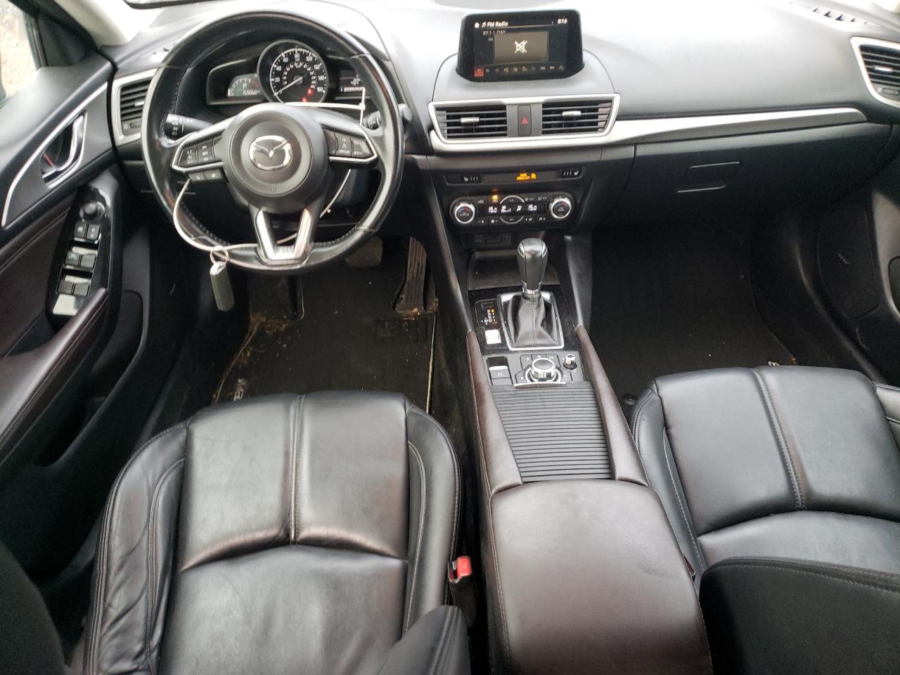 2018 Mazda 3 Touring VIN: 3MZBN1L38JM211724 Lot: 82102265