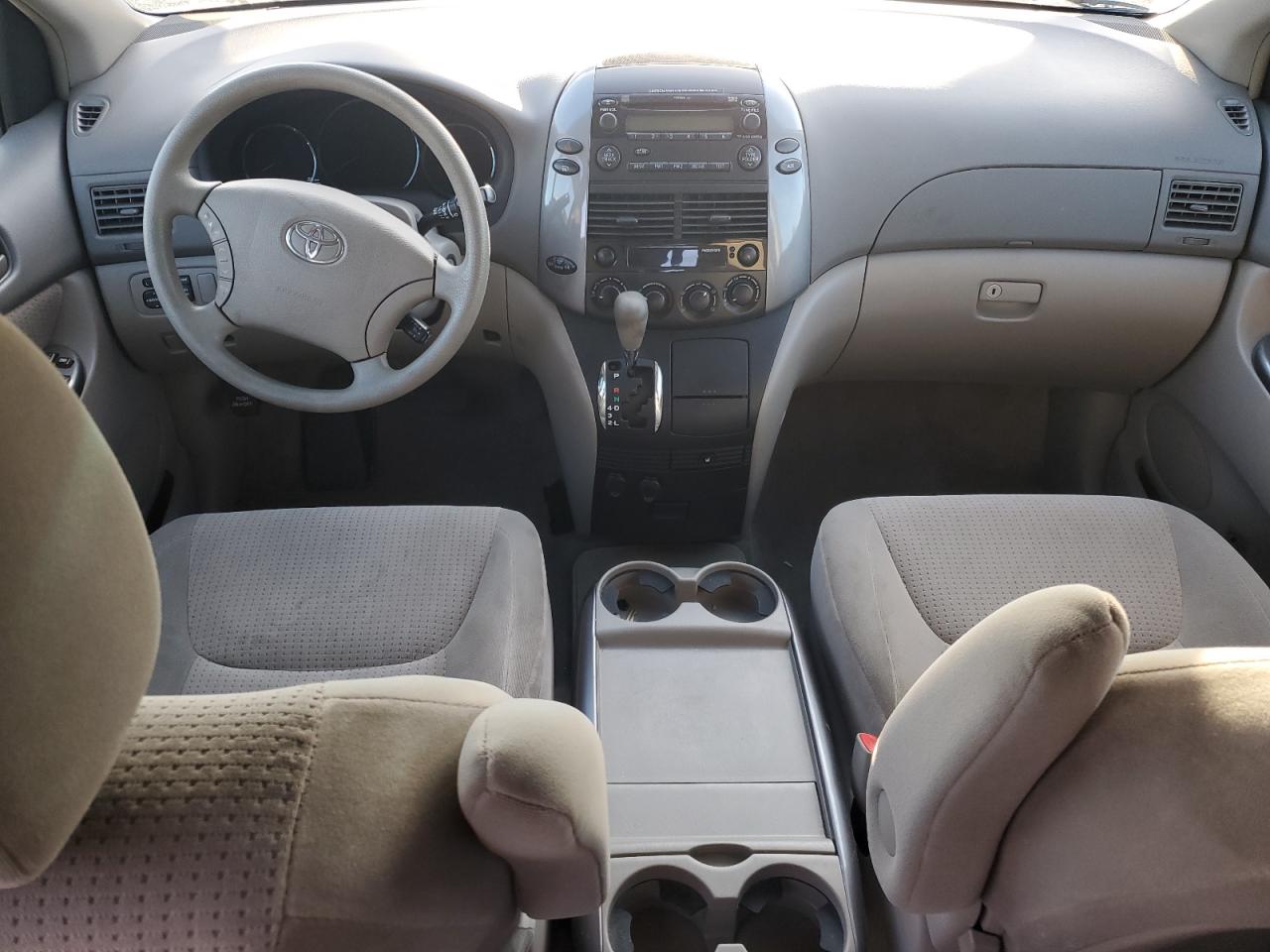 5TDKK4CC3AS309881 2010 Toyota Sienna Ce