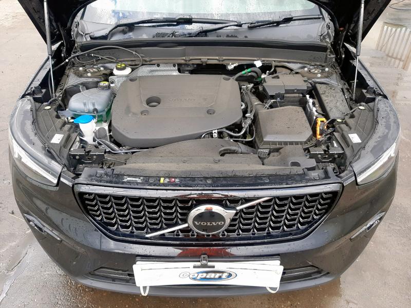 2024 VOLVO XC40 + B3 MHEV AUTO 