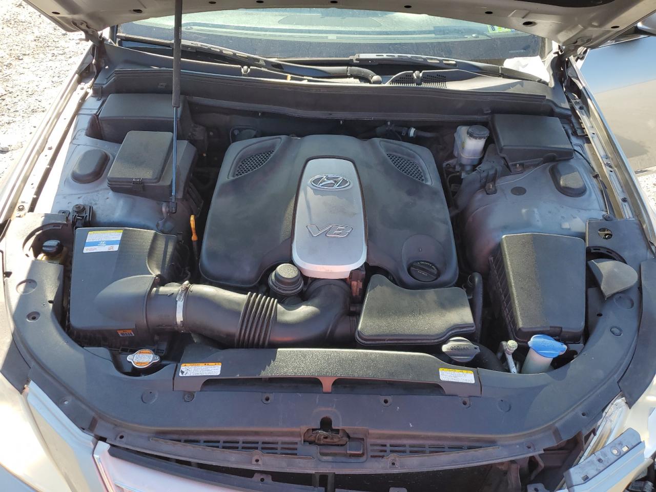 2011 Hyundai Genesis 4.6L VIN: KMHGC4DF4BU120385 Lot: 71610195