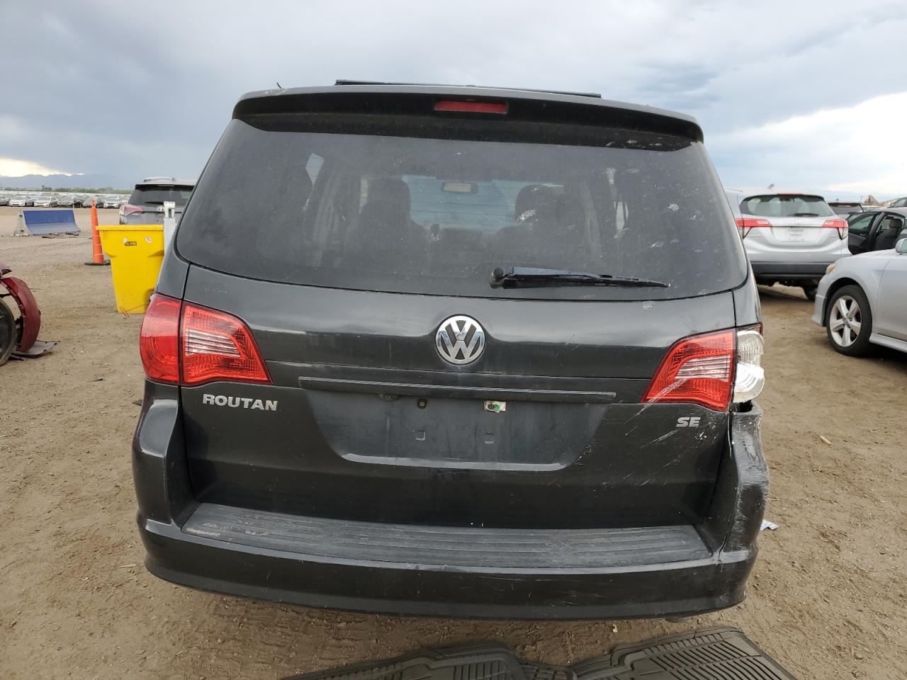 2011 Volkswagen Routan Se VIN: 2V4RW3DG3BR670476 Lot: 71908425