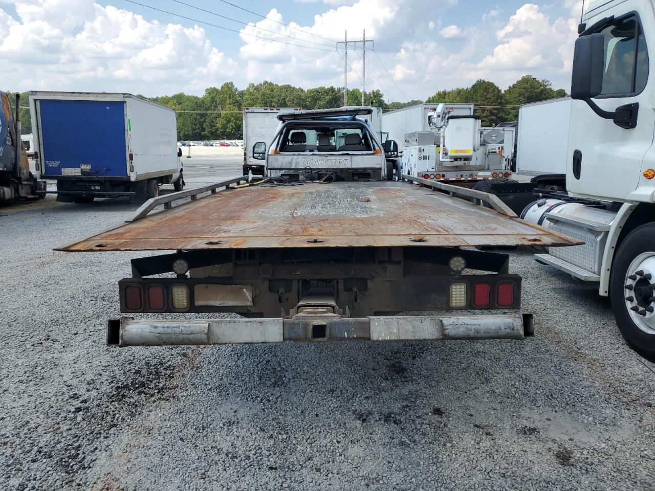 2022 Ford F550 Super Duty VIN: 1FDUF5GN7NDA28145 Lot: 81029055