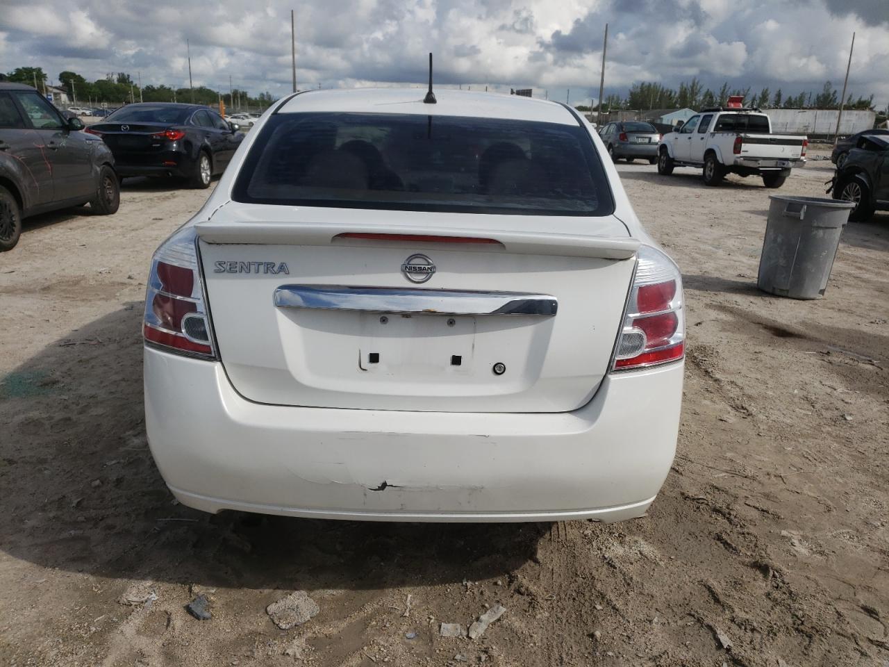 2011 Nissan Sentra 2.0 VIN: 3N1AB6AP5BL696571 Lot: 81487075