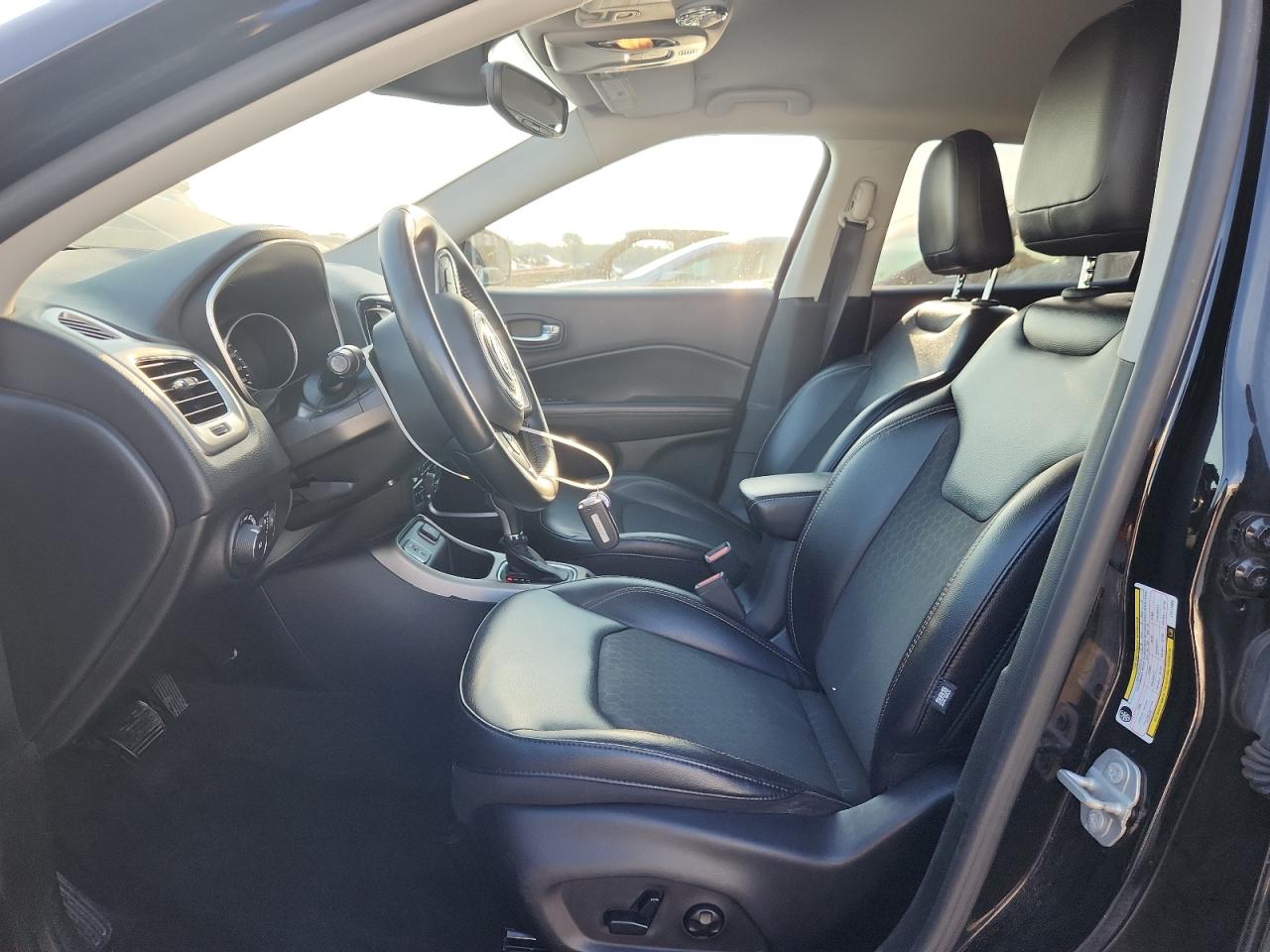 2018 Jeep Compass Latitude VIN: 3C4NJCBB0JT411003 Lot: 80697275