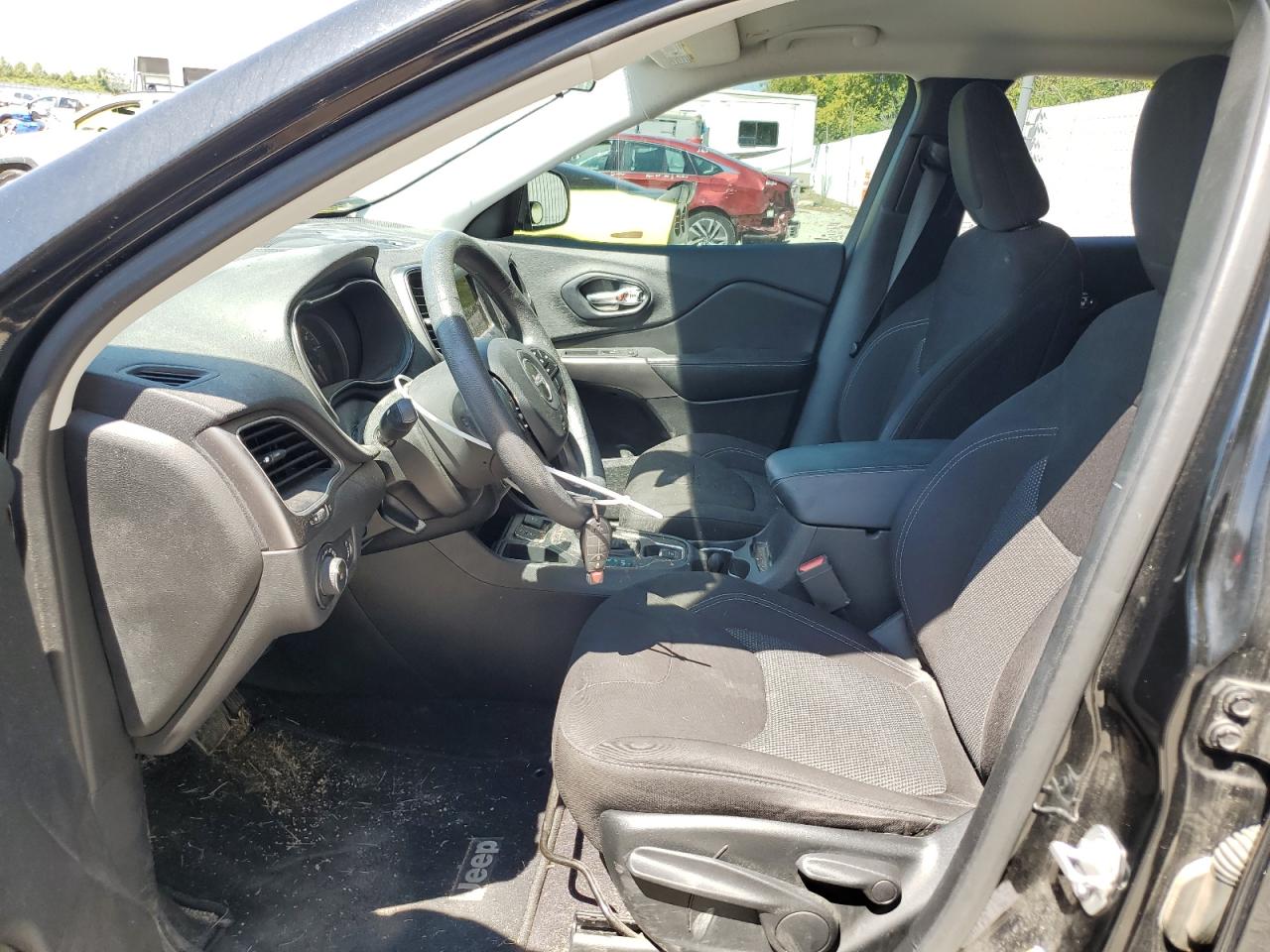 2019 Jeep Cherokee Latitude VIN: 1C4PJLCB1KD175797 Lot: 71155395