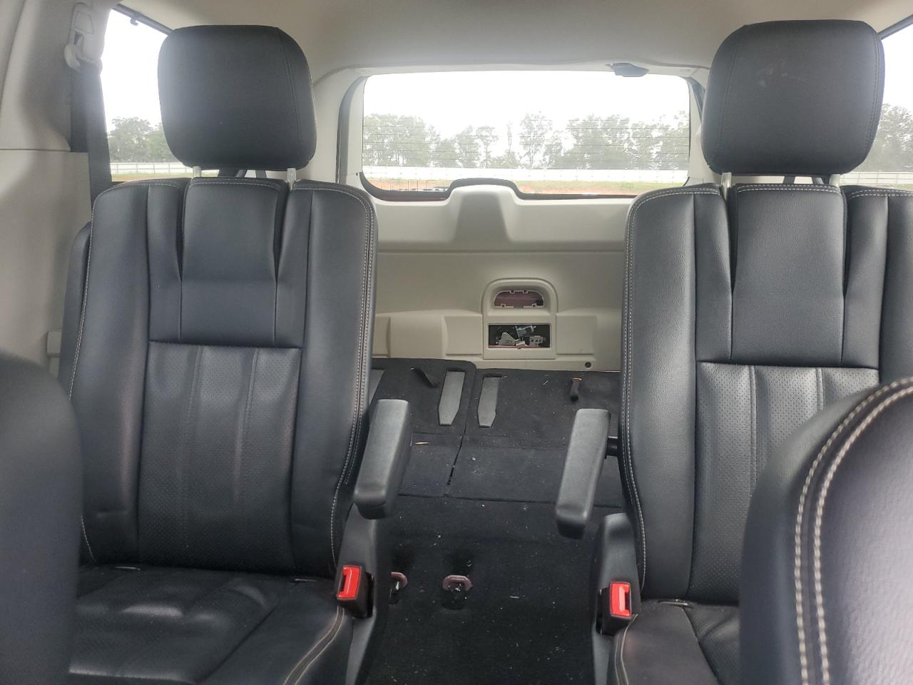 2013 Chrysler Town & Country Touring L VIN: 2C4RC1CGXDR806226 Lot: 81826915