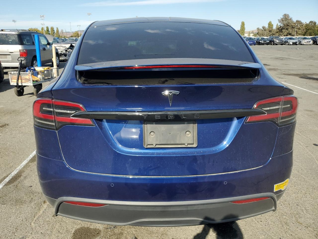2022 Tesla Model X VIN: 7SAXCBE55NF364271 Lot: 71999375