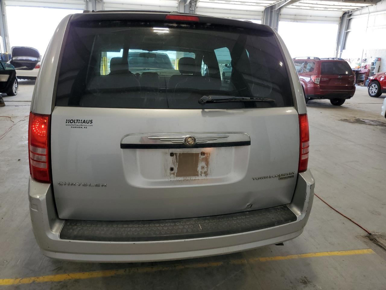 2010 Chrysler Town & Country Touring VIN: 2A4RR5D15AR240529 Lot: 81779895
