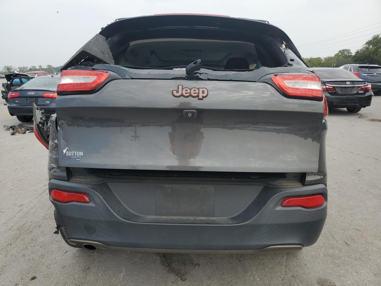 2016 Jeep Cherokee Latitude VIN: 1C4PJLCB1GW284028 Lot: 81548485