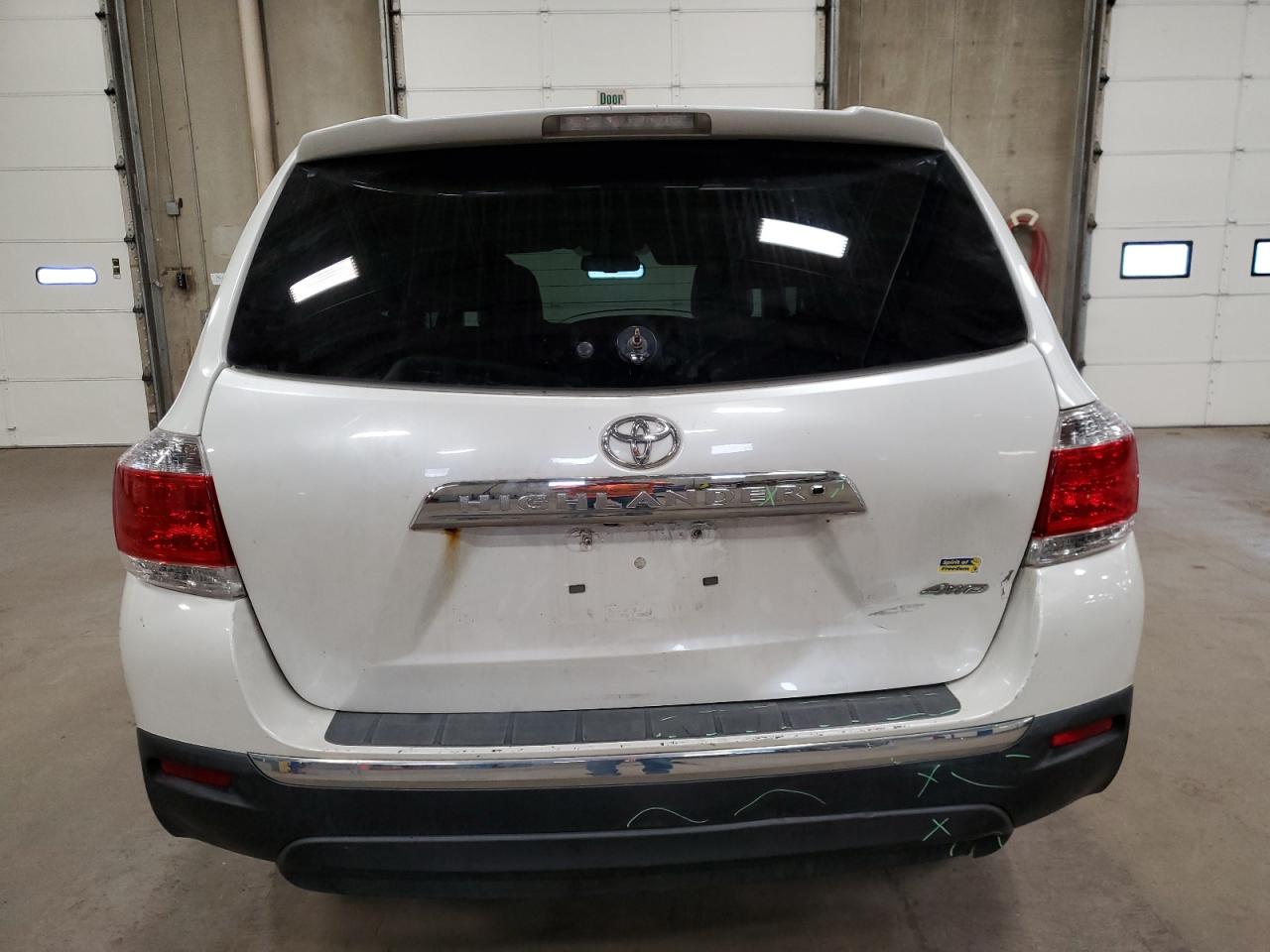 2011 Toyota Highlander Base VIN: 5TDBK3EH0BS065353 Lot: 71618825