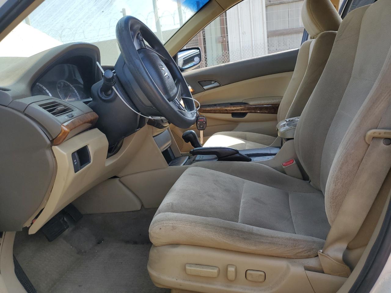 2010 Honda Accord Ex VIN: 1HGCP3F70AA030935 Lot: 80926705